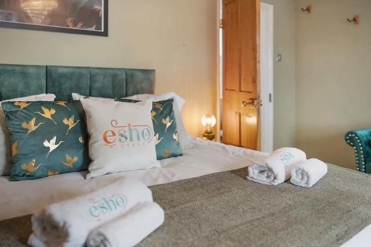 4 Bedroom Home With Garden, Game Room, Parking- Esho Stays Gloucester