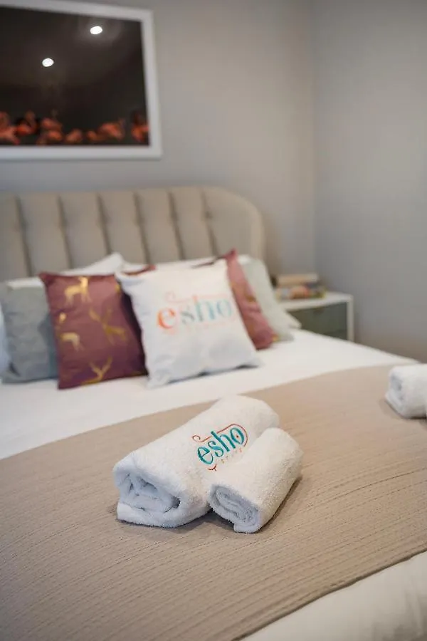 Holiday home 4 Bedroom Home With Garden, Game Room, Parking- Esho Stays Gloucester