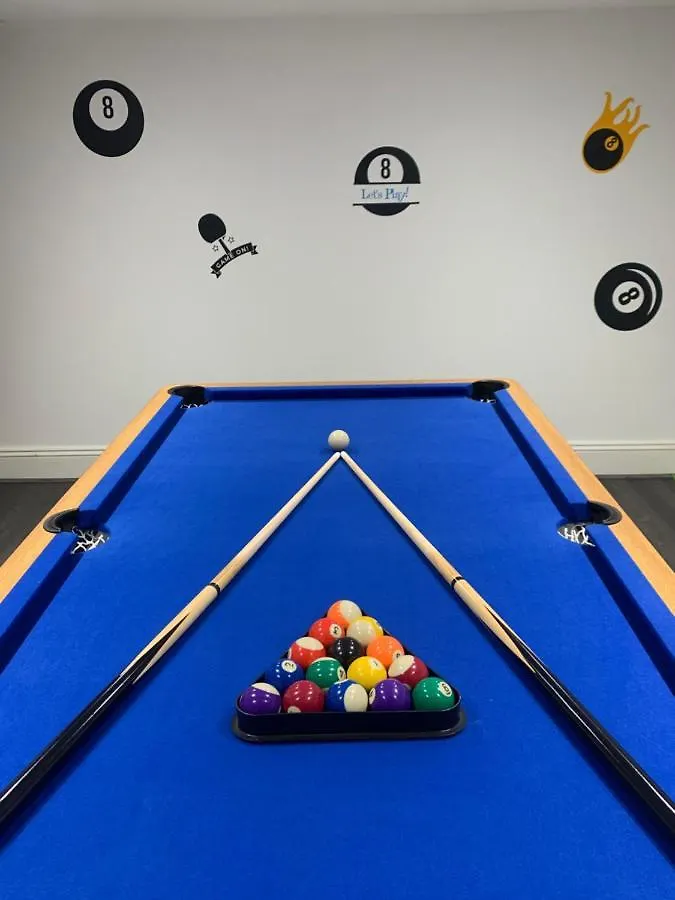 4 Bedroom Home With Garden, Game Room, Parking- Esho Stays Gloucester